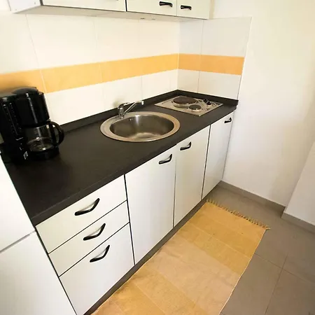 In Starigrad-paklenica 35790 Appartement