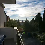In Starigrad-paklenica 35790