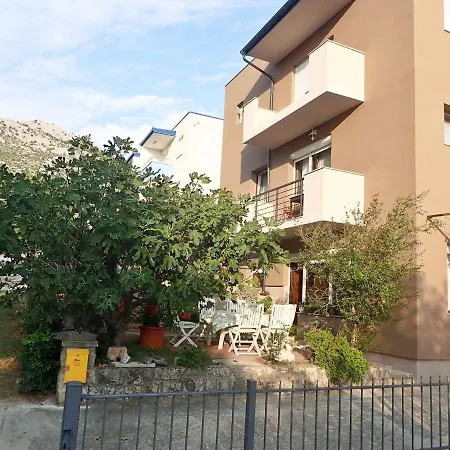 In Starigrad-paklenica 35790 Стариград-Пакленица