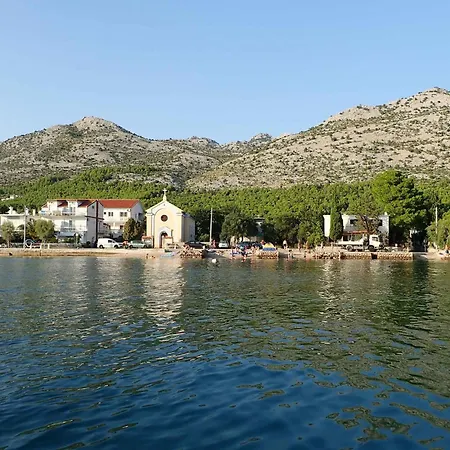 In Starigrad-paklenica 35790