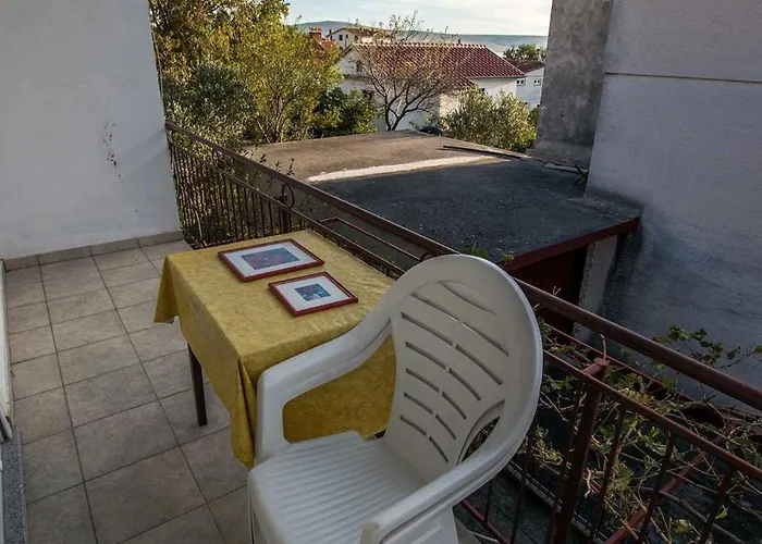 In Starigrad-paklenica 35790 公寓 *