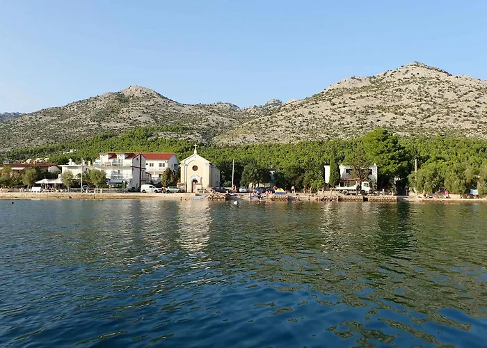 In Starigrad-paklenica 35790
